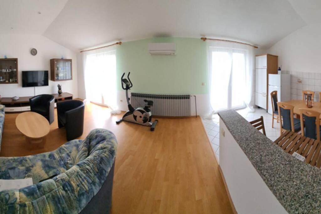 Mitros Apartment Malinska Extérieur photo