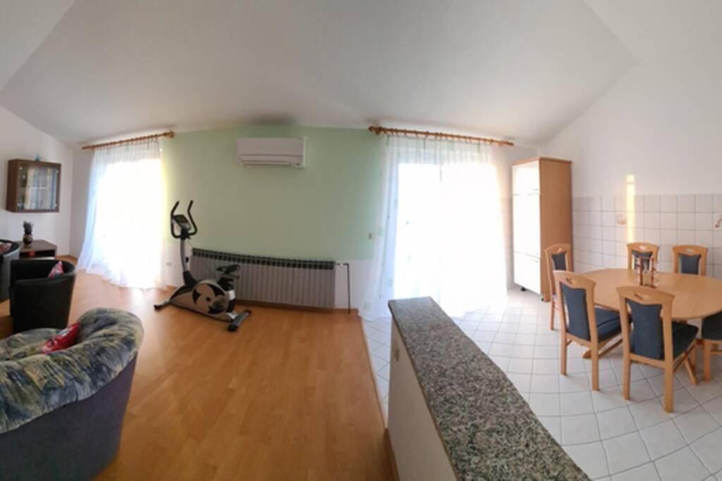 Mitros Apartment Malinska Extérieur photo